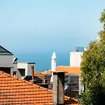 Seaside Elegance And Tranquility: Your Luxurious Getaway Bed and Breakfast Πόρτο