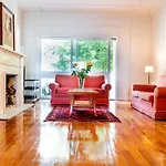 B&B Seaside Elegance And Tranquility: Your Luxurious Getaway