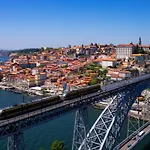 B&B Seaside Elegance And Tranquility: Your Luxurious Getaway 포르투