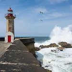 B&B Seaside Elegance And Tranquility: Your Luxurious Getaway 포르투