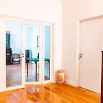 B&B Seaside Elegance And Tranquility: Your Luxurious Getaway 포르투