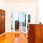 B&B Seaside Elegance And Tranquility: Your Luxurious Getaway 포르투