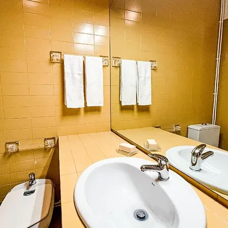 Seaside Elegance And Tranquility: Your Luxurious Getaway Frühstückspension