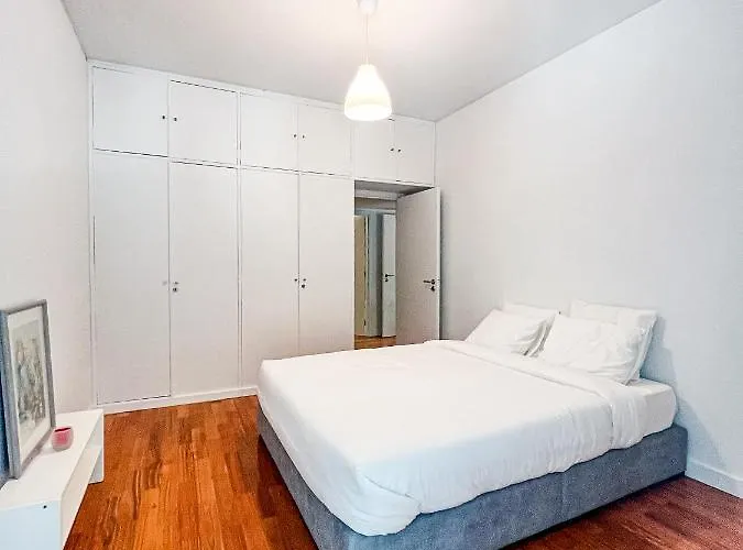 Bed & Breakfast Seaside Elegance And Tranquility: Your Luxurious Getaway *