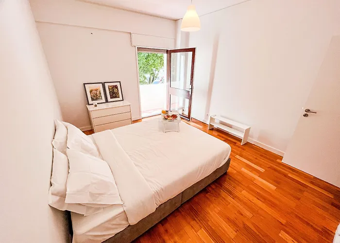 Seaside Elegance And Tranquility: Your Luxurious Getaway