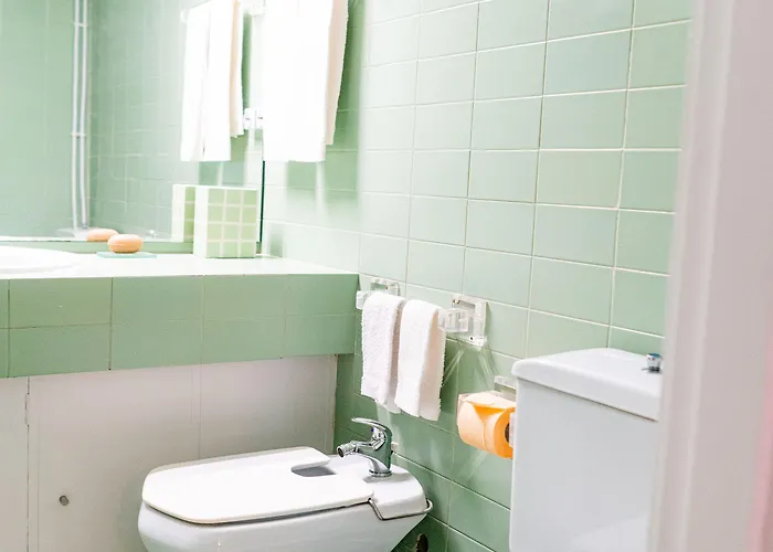 Seaside Elegance And Tranquility: Your Luxurious Getaway Bed & Breakfast Porto