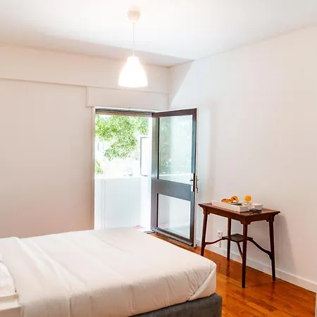 Seaside Elegance And Tranquility: Your Luxurious Getaway 포르투
