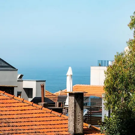 Seaside Elegance And Tranquility: Your Luxurious Getaway Couette-café Oporto