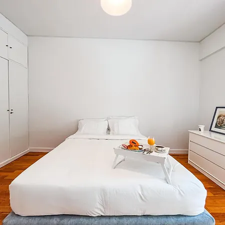 Couette-café Seaside Elegance And Tranquility: Your Luxurious Getaway *