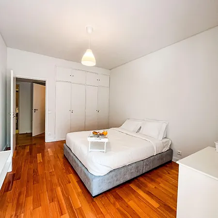 Couette-café Seaside Elegance And Tranquility: Your Luxurious Getaway