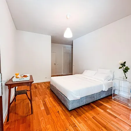 Couette-café Seaside Elegance And Tranquility: Your Luxurious Getaway *