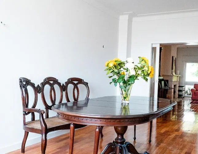 Bed & Breakfast Seaside Elegance And Tranquility: Your Luxurious Getaway *