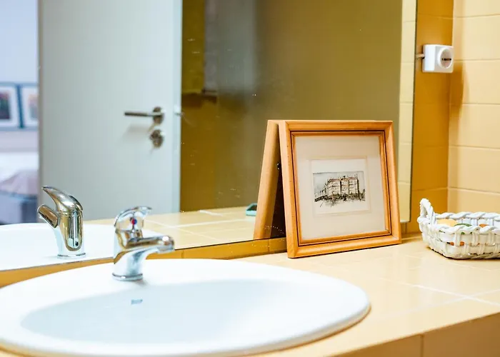 Seaside Elegance And Tranquility: Your Luxurious Getaway 포르투