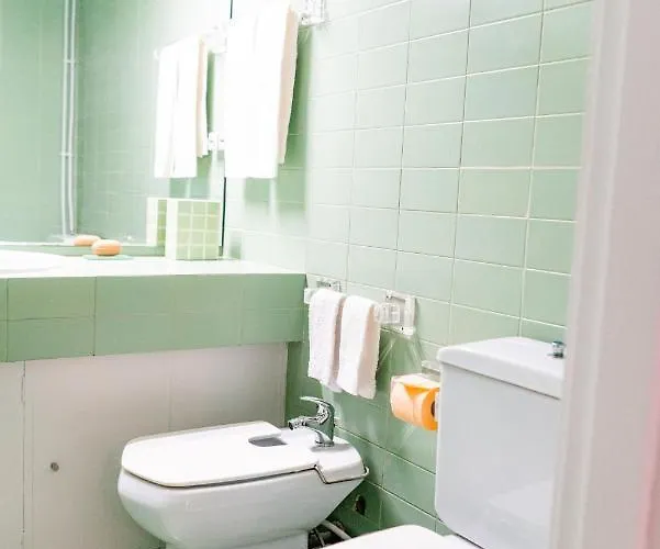 Seaside Elegance And Tranquility: Your Luxurious Getaway 포르투