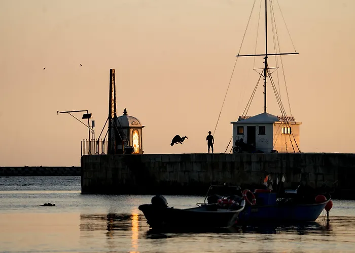 B&B Seaside Elegance And Tranquility: Your Luxurious Getaway *