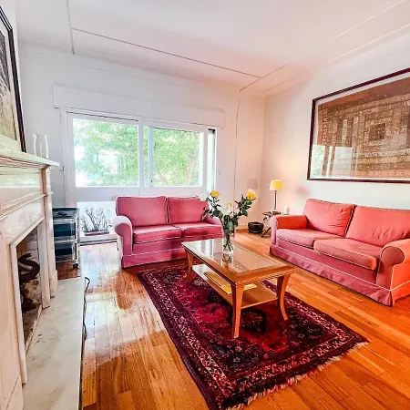 Seaside Elegance And Tranquility: Your Luxurious Getaway Bed & Breakfast *