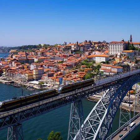 Alojamento de Acomodação e Pequeno-almoço Seaside Elegance And Tranquility: Your Luxurious Getaway Porto